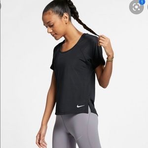 Nike Women’s Breathe Miler Running Top